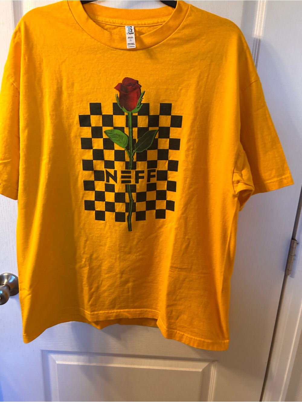 Tee Styled Neff Yellow Short-Sleeve T-Shirt with Rose & Checker Graphic